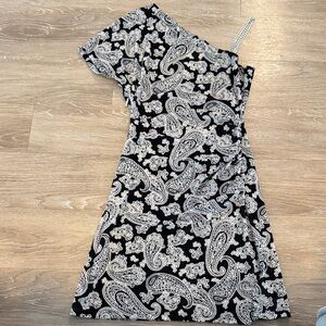 Elegant Black and White Paisley One-Shoulder Dress